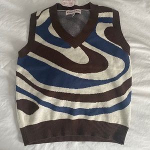 BRAND NEW Sweater vest women's medium